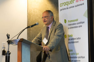Dr. Laurent Schwartz (from Paris, France) speaking about non-toxic cancer therapies.
