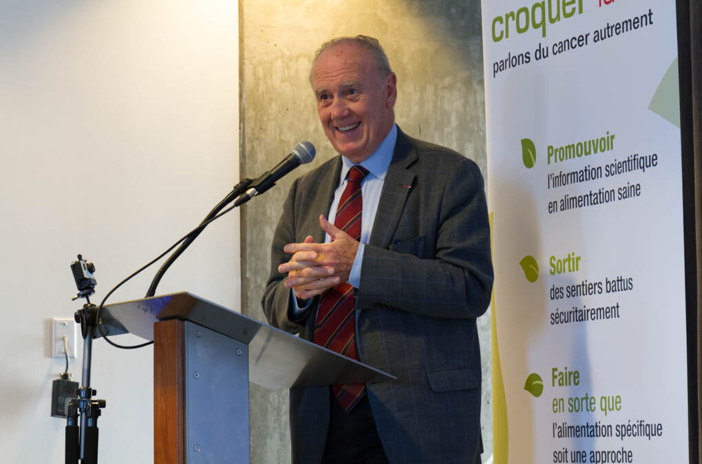 Prof. Henri Joyeaux (from Paris, France) speaks about immunity and cancer.