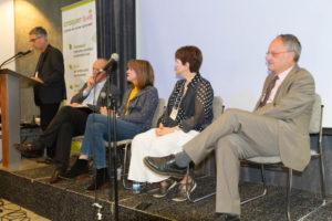 Q+A with expert panel: Prof. Henri Joyeaux, Mme. Joseé Blanchette, Jacqueline Lagacé, PhD and Dr. Laurent Schwartz.