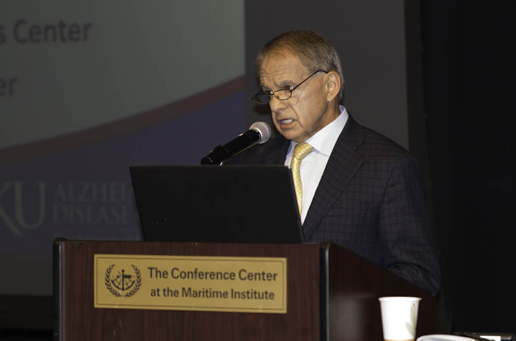 Dr. Joseph Maroon, renowned neurosurgeon, author and Pittsburgh Steelers team physician, opening the conference.