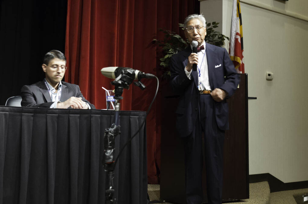 Dr. Yu introduces the chemotherapy panel discussion.