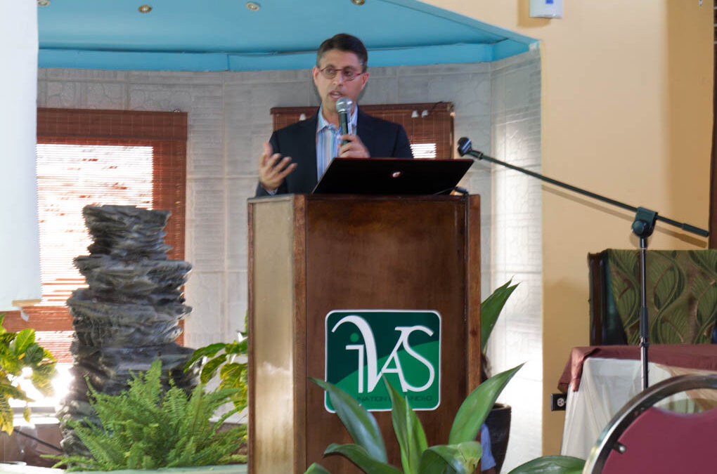 Dr. Khan presenting about innovative cancer prevention / treatment ideas