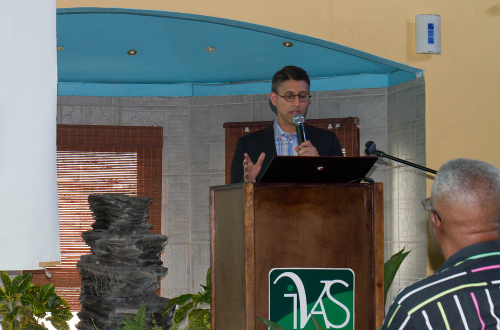 Dr. Khan presenting about integrative cancer therapy